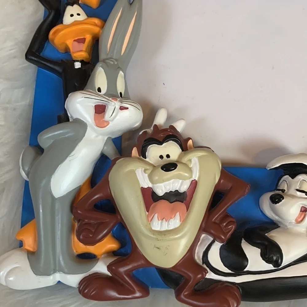 Vintage Warner Brothers Studio Store Looney Tunes 3-D picture frame